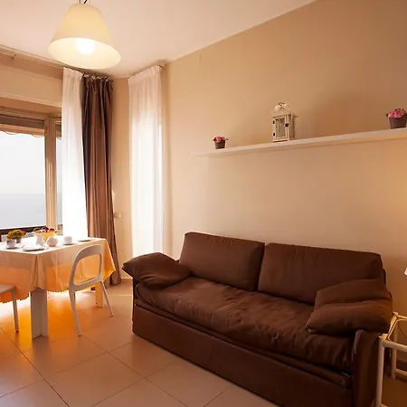 Sole Mare Alaxi Aparthotel 4*