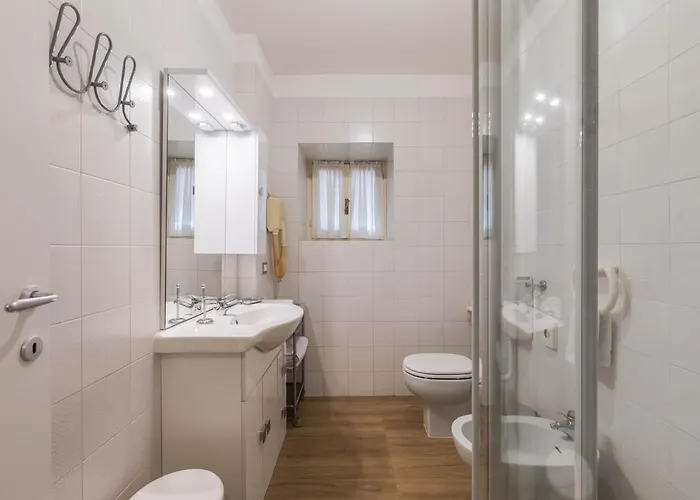 Sole Mare Alaxi Aparthotel 4*