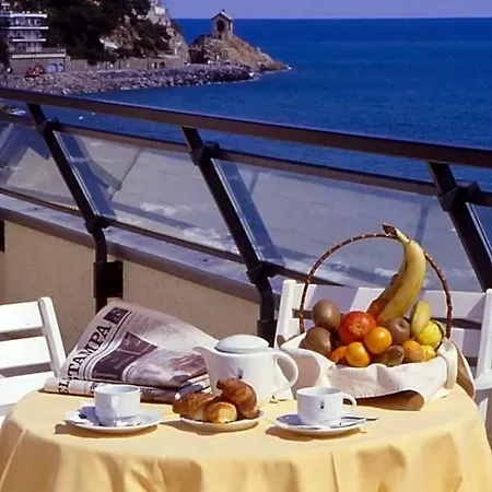 Sole Mare Alaxi Apart Otel Alassio