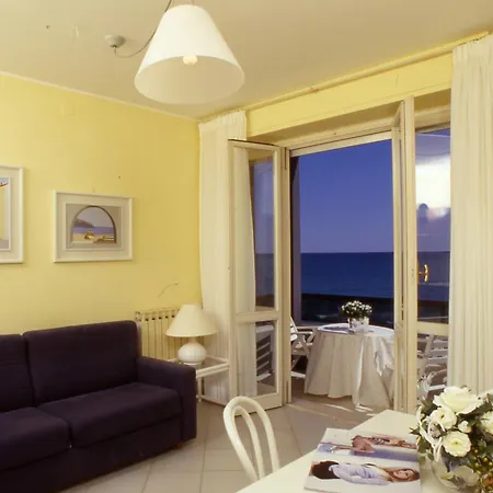 Sole Mare Alaxi 4*