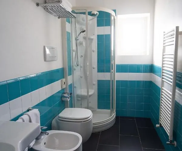 شقة فندقية Sole Mare Alaxi 4*