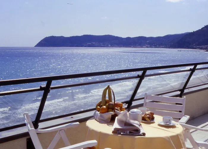شقة فندقية Sole Mare Alaxi 4*