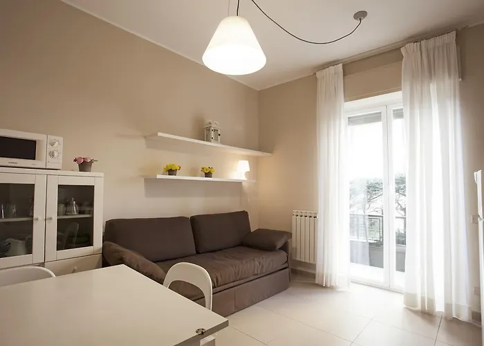 شقة فندقية Sole Mare Alaxi 4*